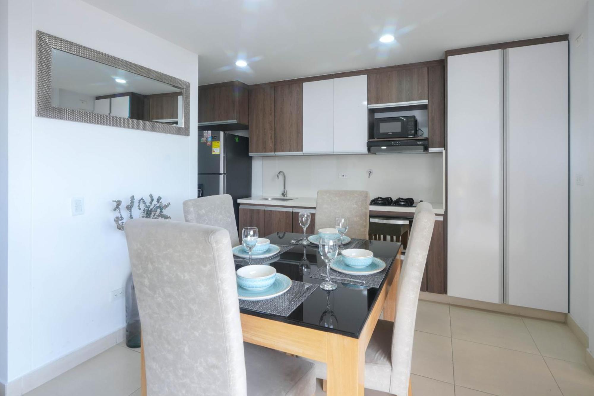 Torre Ginebra Apartment *
