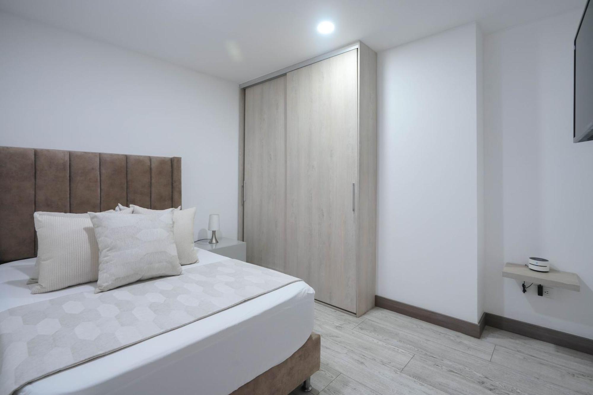 Torre Ginebra Apartment